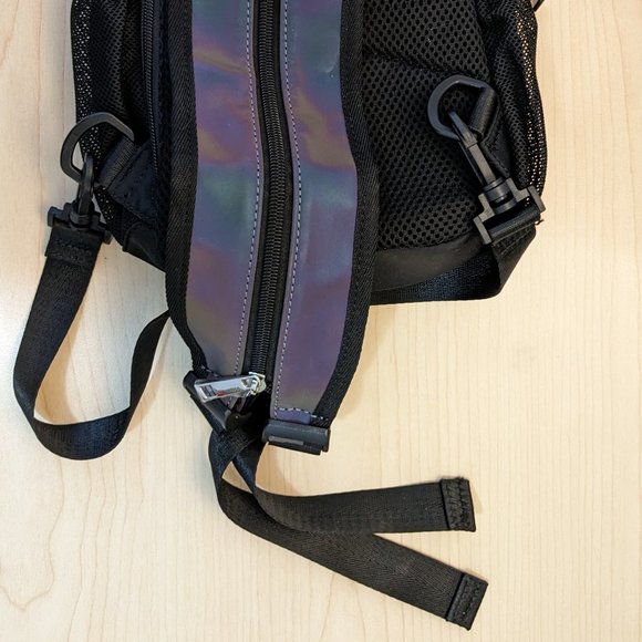 NWOT Holographic Geometric Festival Bag - Picture 3 of 3